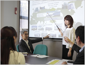 グローバルの視点で日々業務に取り組んでいます